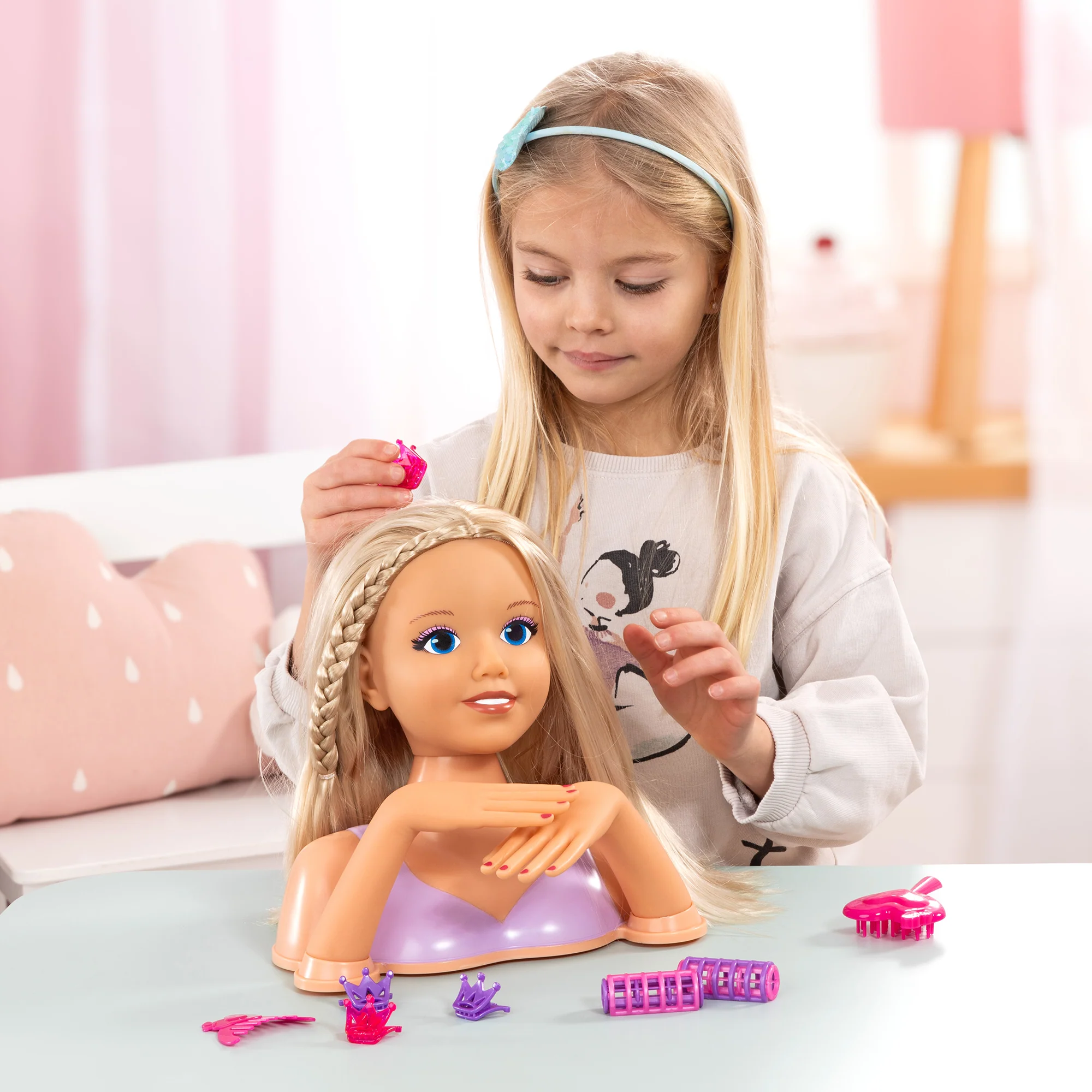 Bayer Design Lisa Top Model Styling Head - 10" Beauty Playset - Image 4