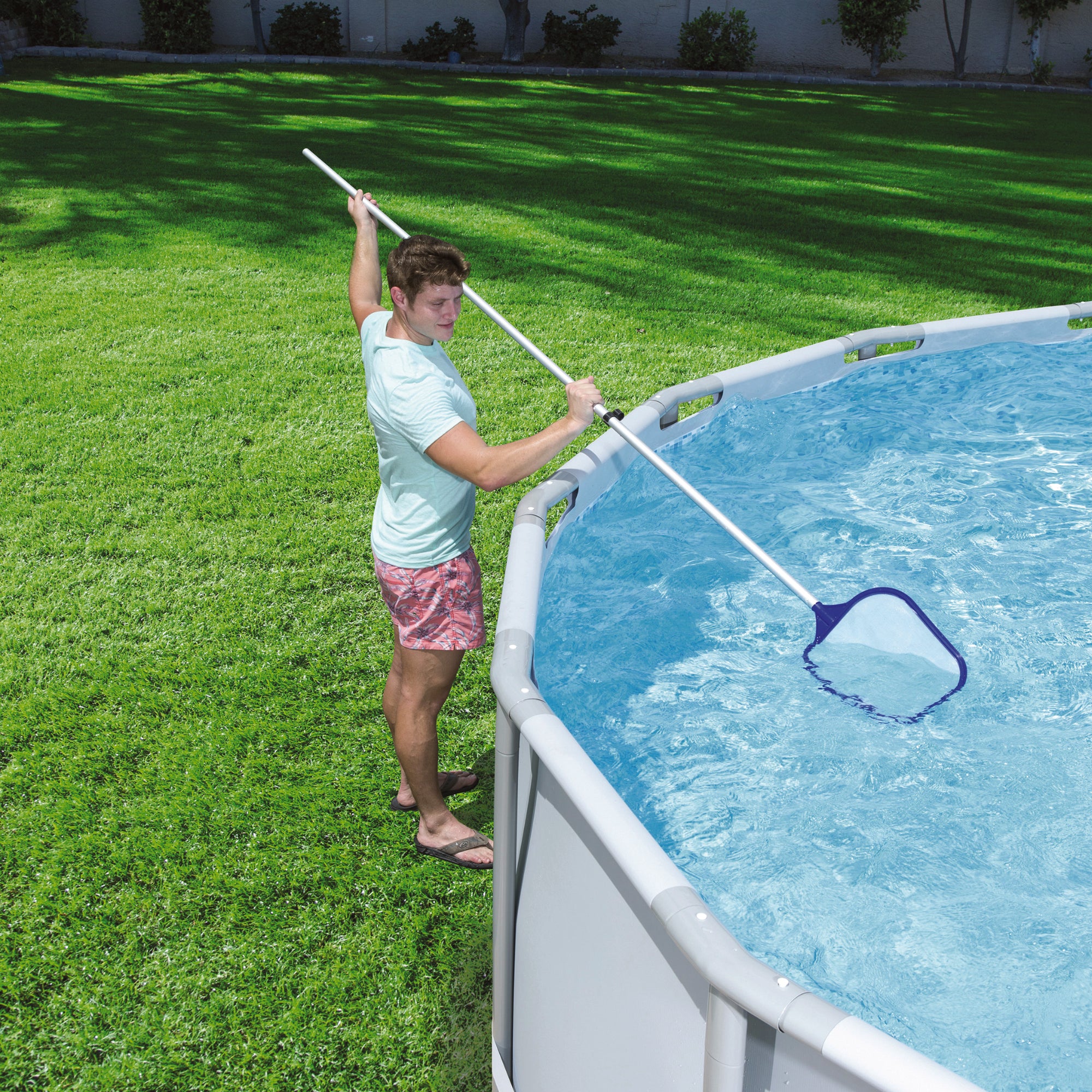 Bestway Flowclear Above Ground Pool Maintenance Kit with Dual Heads - Image 3