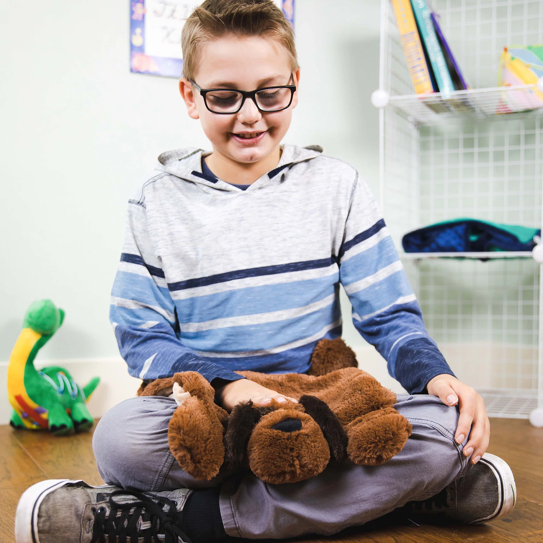 Bouncyband Happy Hugs Weighted Sensory Bulldog Plush - Image 7