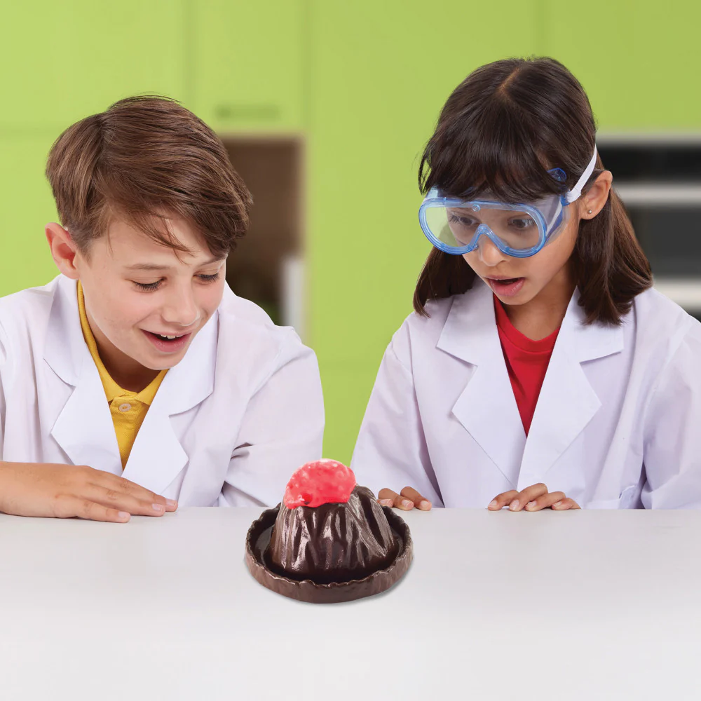 Brainstorm Erupting Volcano Lab - Interactive Science Kit - Image 7