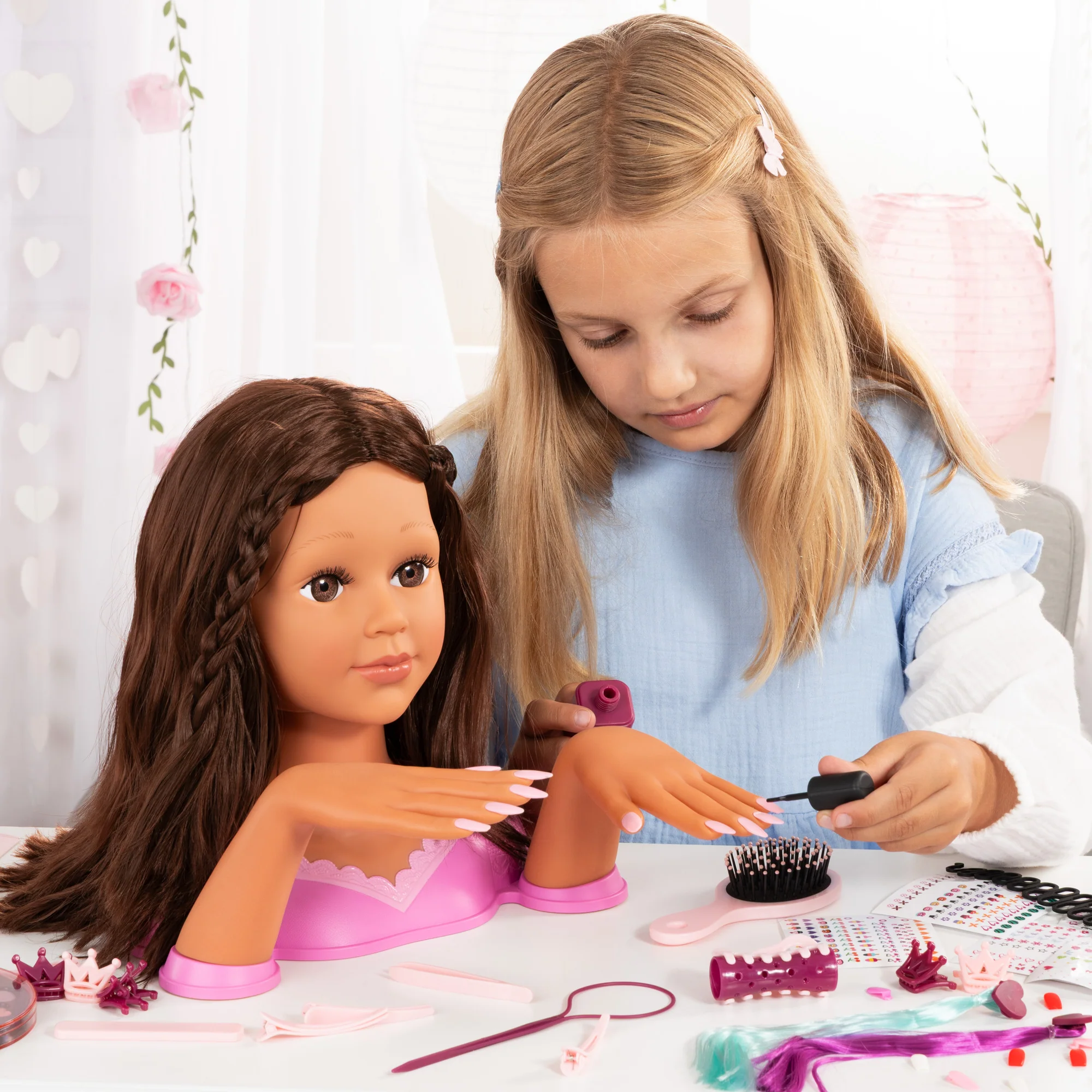 Charlene Magic Nails Brunette Styling Head Doll With Moveable Hands - Image 2