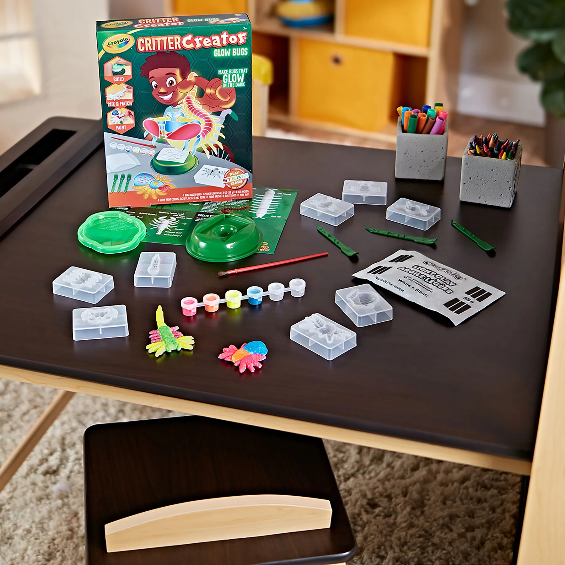Crayola Critter Creator Glow Bugs Art Kit - Image 2