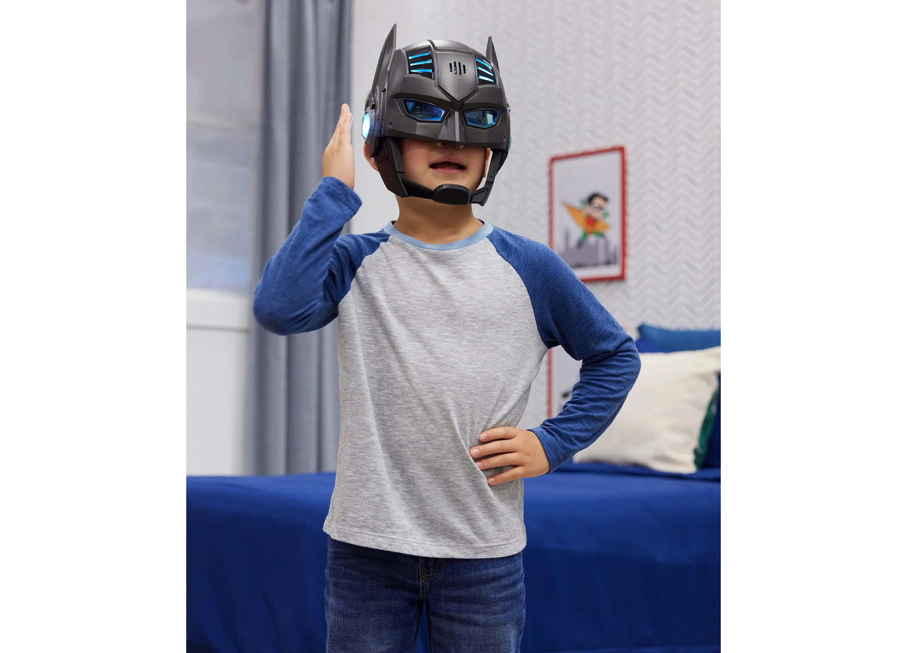 DC Comics Interactive Armor-Up Batman Mask with Sounds and Lights - Image 6