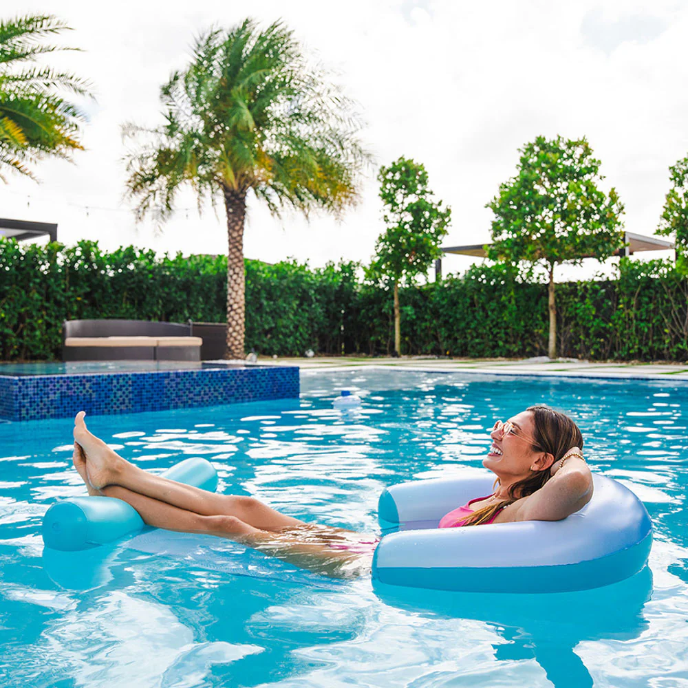 POOLCANDY Deluxe Mesh Sun Chair with Footrest - Blue Ombre - Image 4
