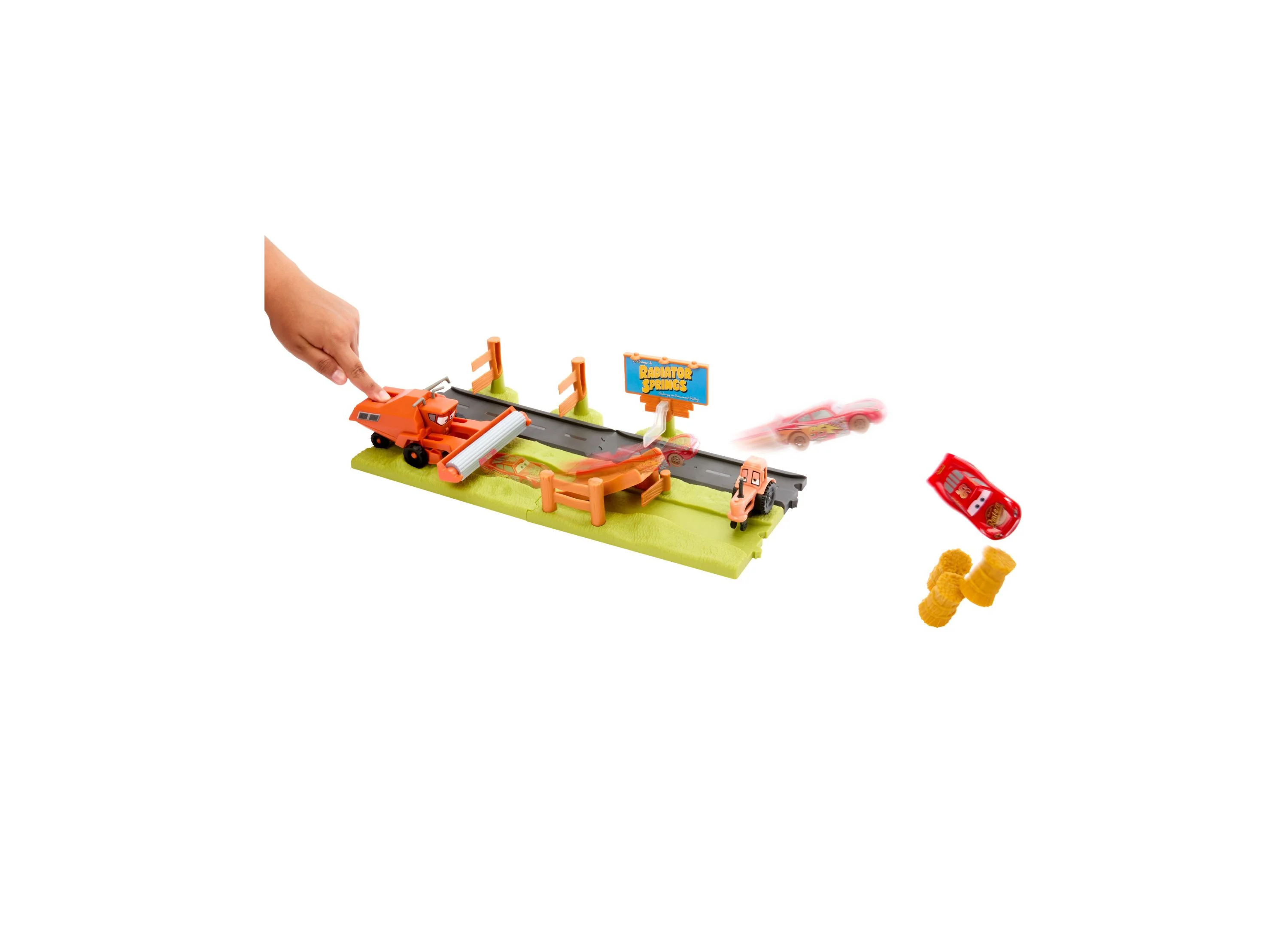 Disney and Pixar Cars Frank Escape and Stunt Race Playset - Image 2