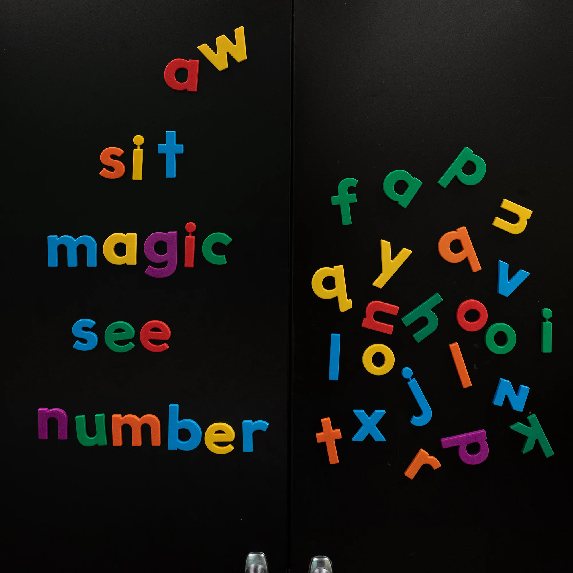Educational Insights AlphaMagnets Jumbo Lowercase Magnetic Set - Multi-Colored, 42 Pieces - Image 3