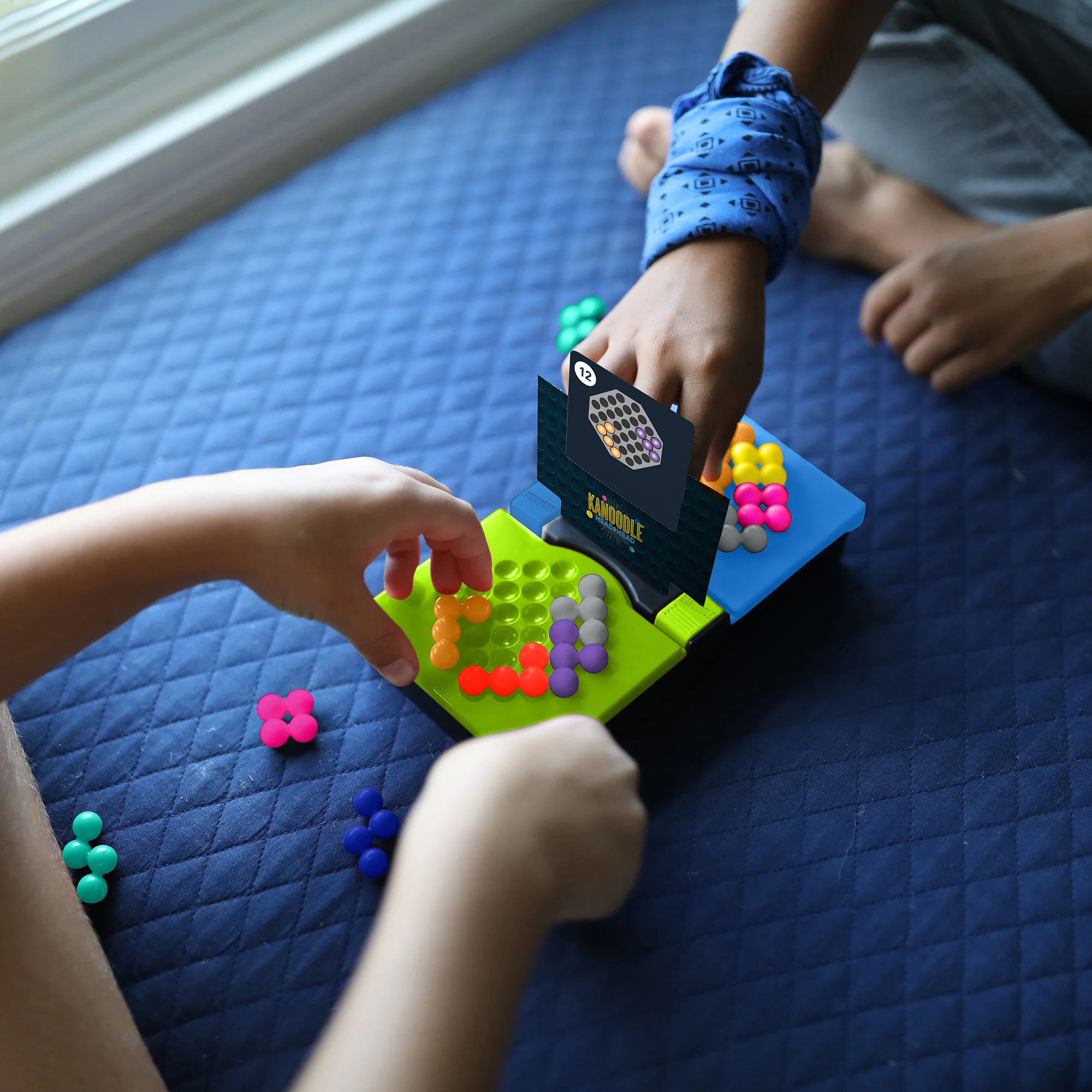 Educational Insights Kanoodle Head To Head - Brain-Teasing Puzzle Game - Image 3