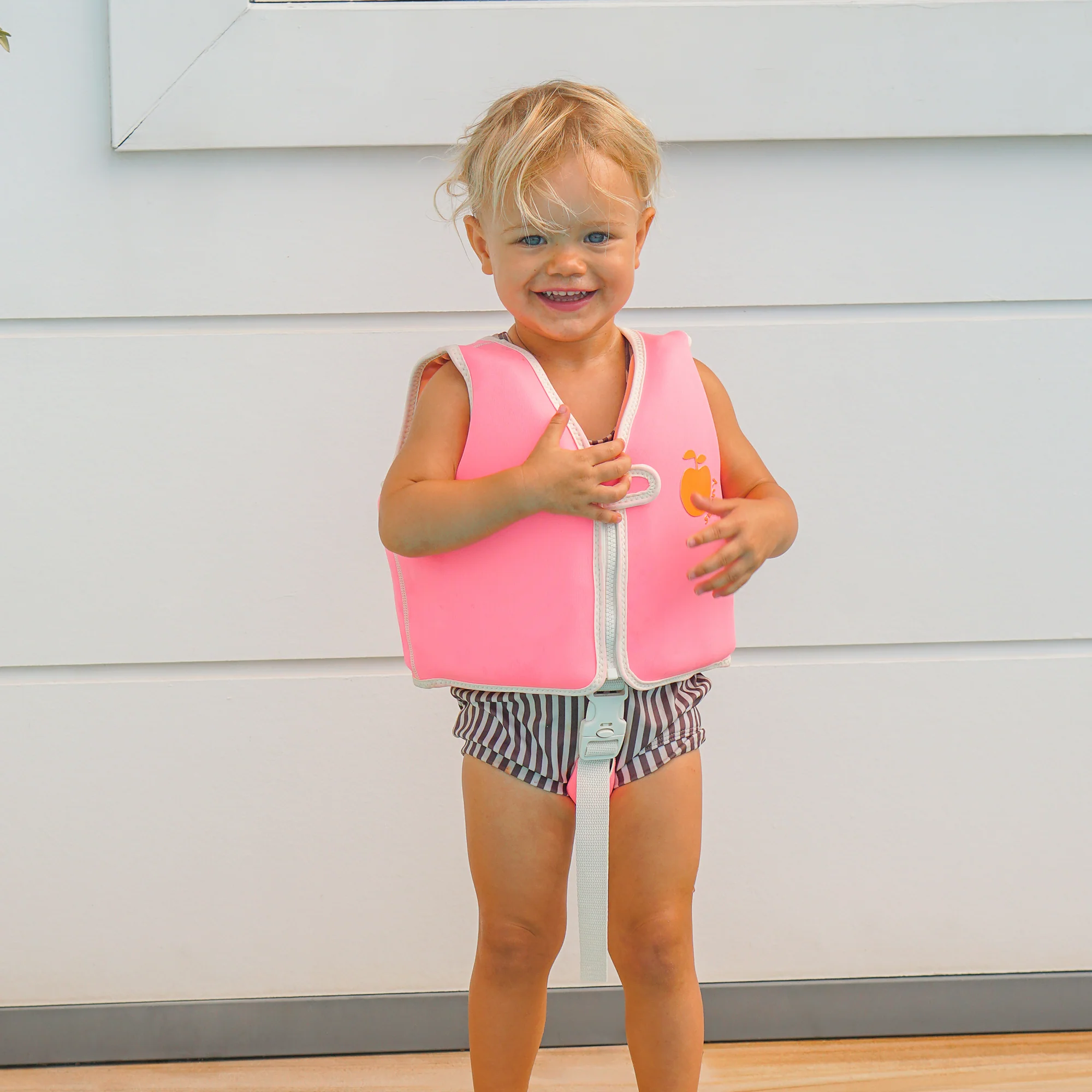 Sunnylife Poppy The Peach Float Vest Neon Pink - Image 4