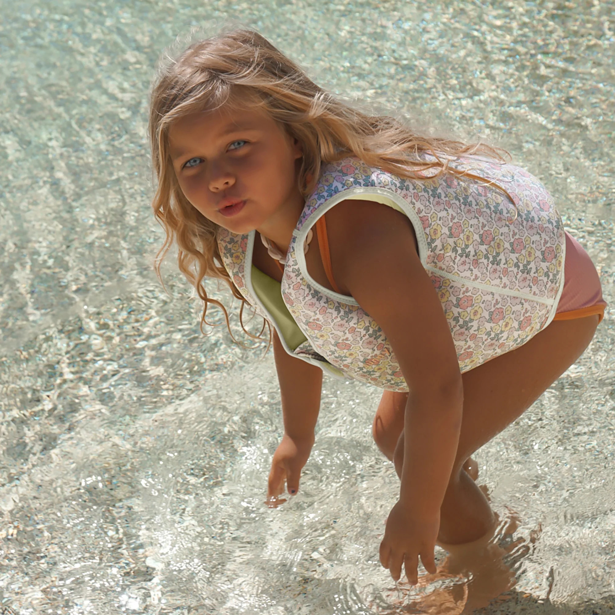 Sunnylife Float Vest Into The Garden Ditsy Floral Swim Training Vest - Image 3