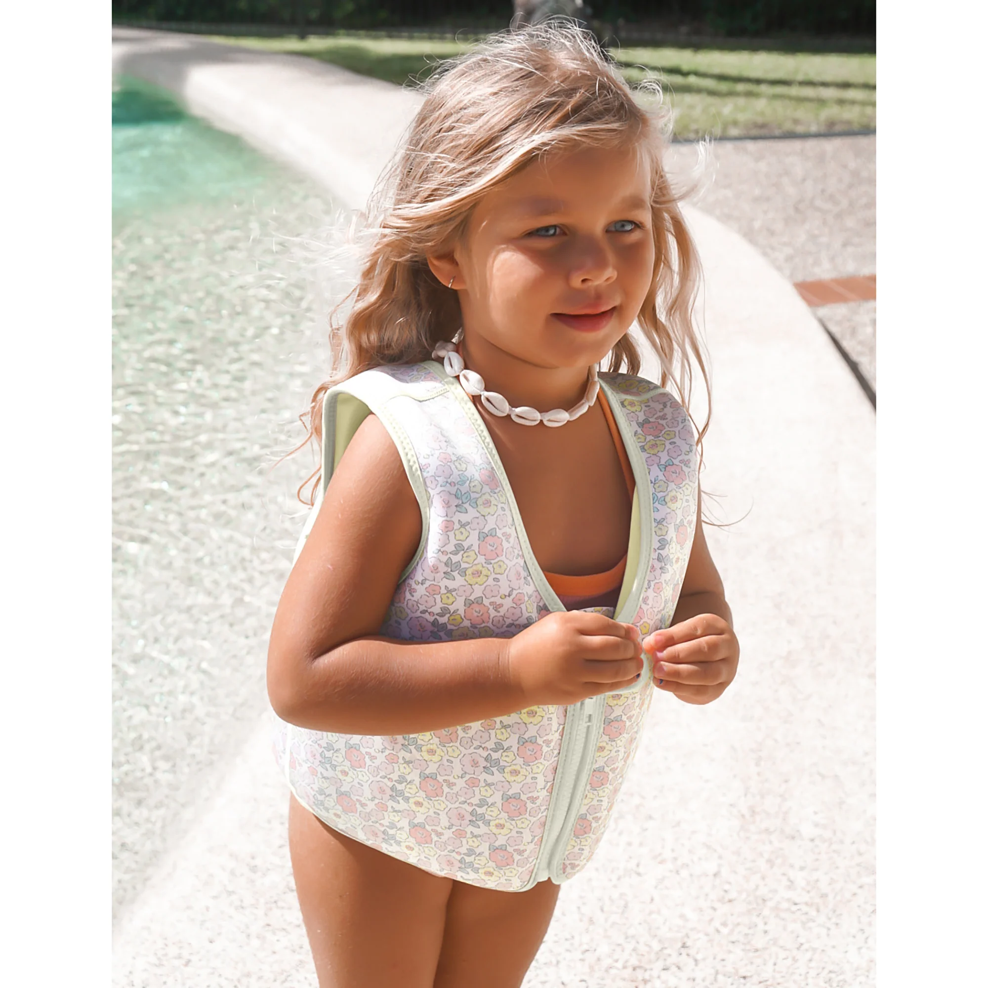 Sunnylife Float Vest Into The Garden Ditsy Floral Swim Training Vest - Image 4