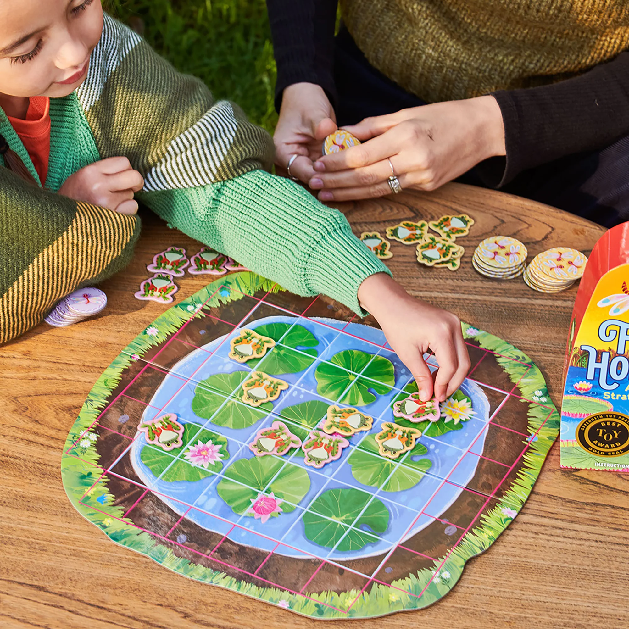 Frog Hopkins Board Game: Strategic Leap & Collect Fun - Image 3