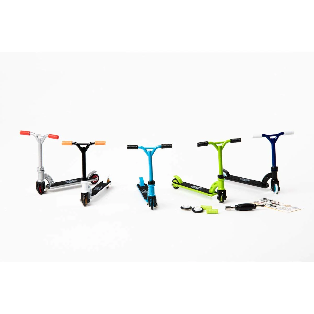 Grip & Tricks Mini Finger Scooter - Action-Packed Green