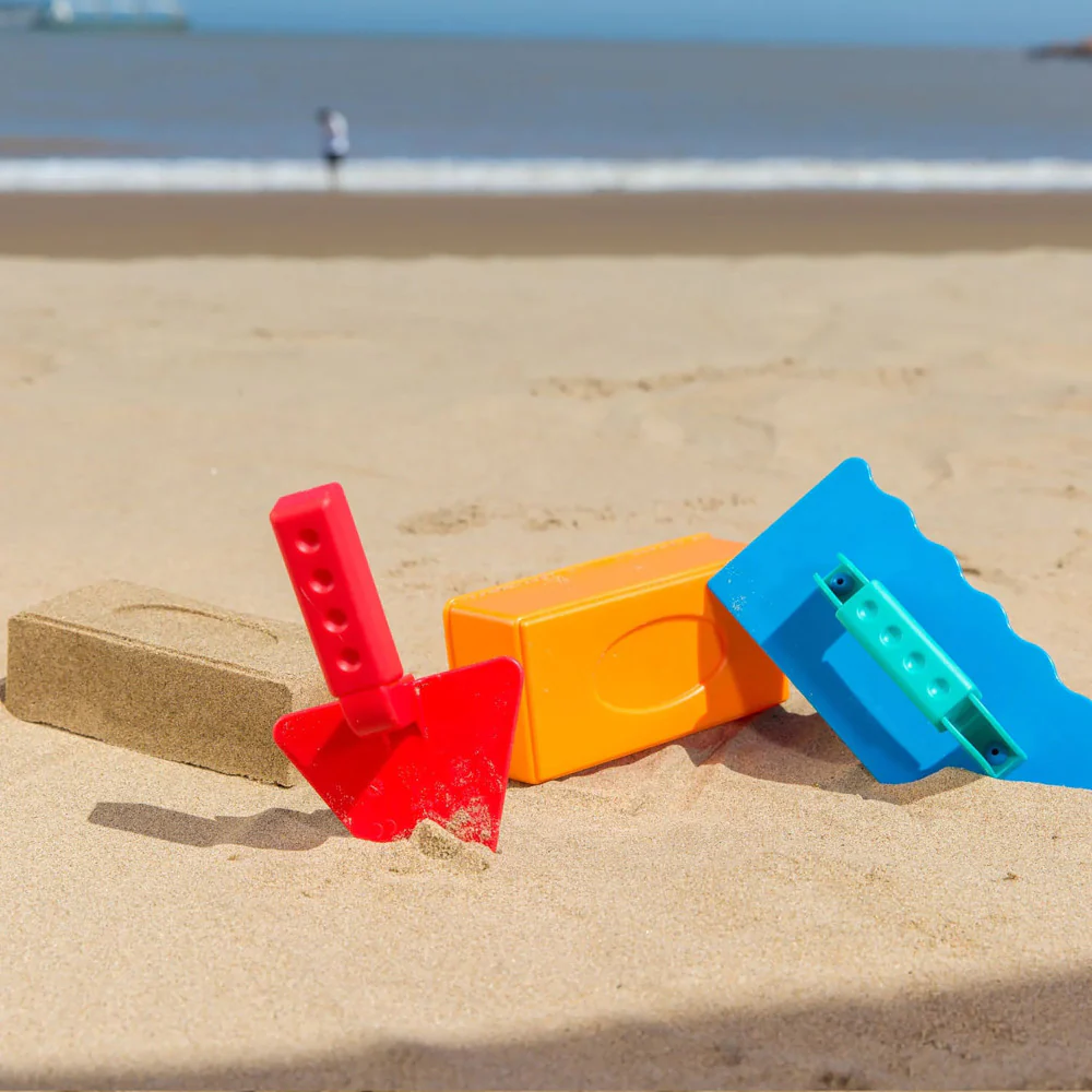 Hape - Master Bricklayer Set - 3pc Sand Castle Building Playset - Image 2