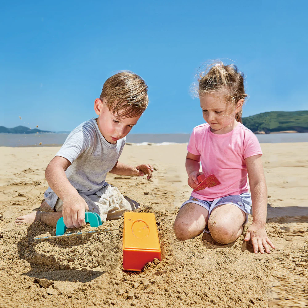 Hape - Master Bricklayer Set - 3pc Sand Castle Building Playset - Image 4