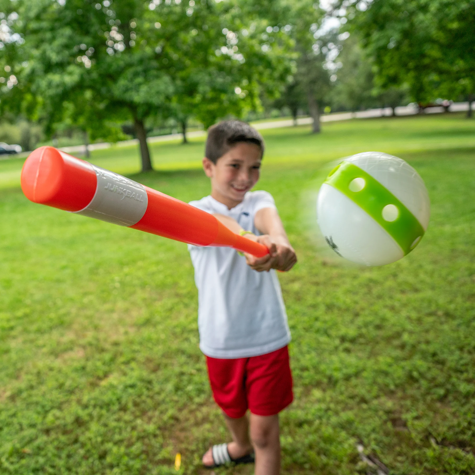 Junk Ball T-Ball Set With Adjustable Tee, Bat And 2 Balls - Image 4