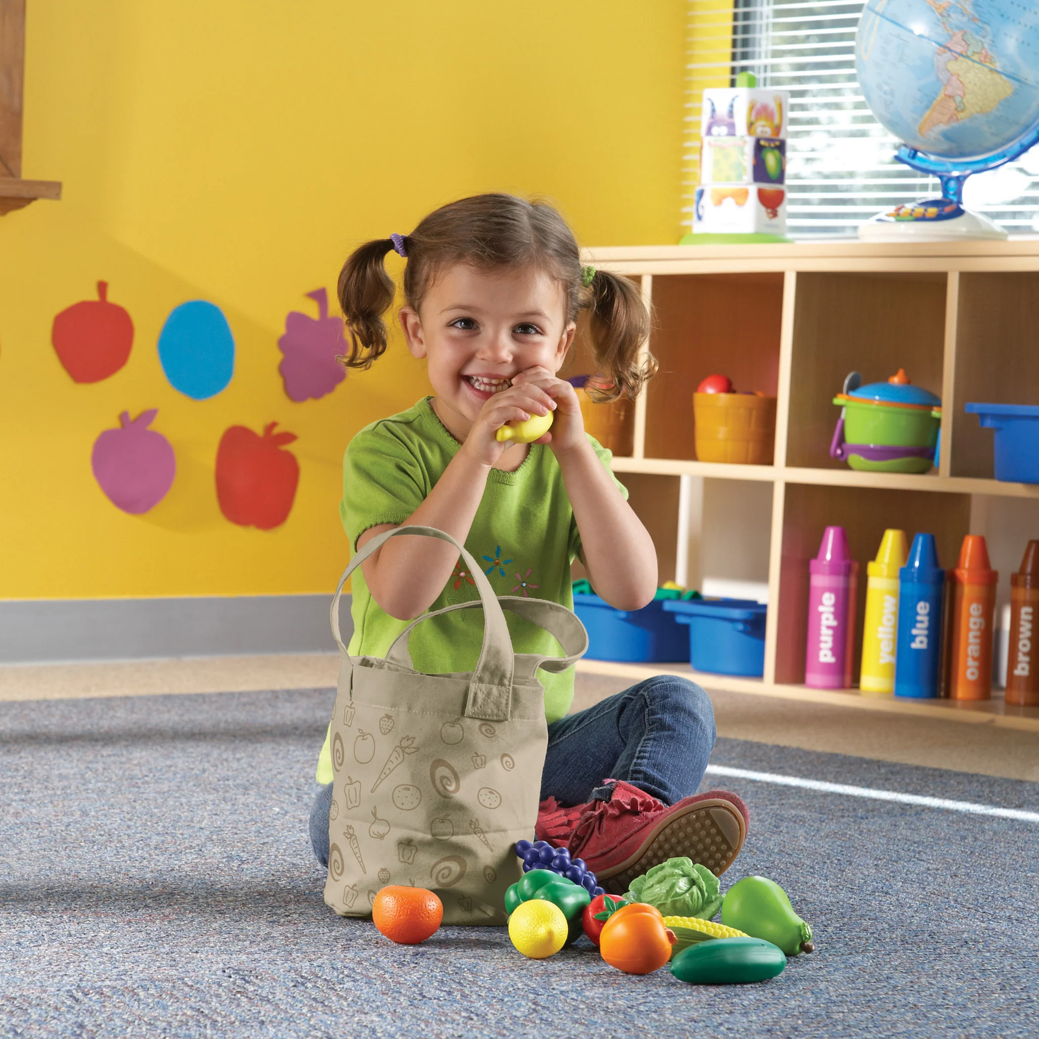 Learning Resources 17pc Fresh Picked Fruit & Veggie Tote - Image 4