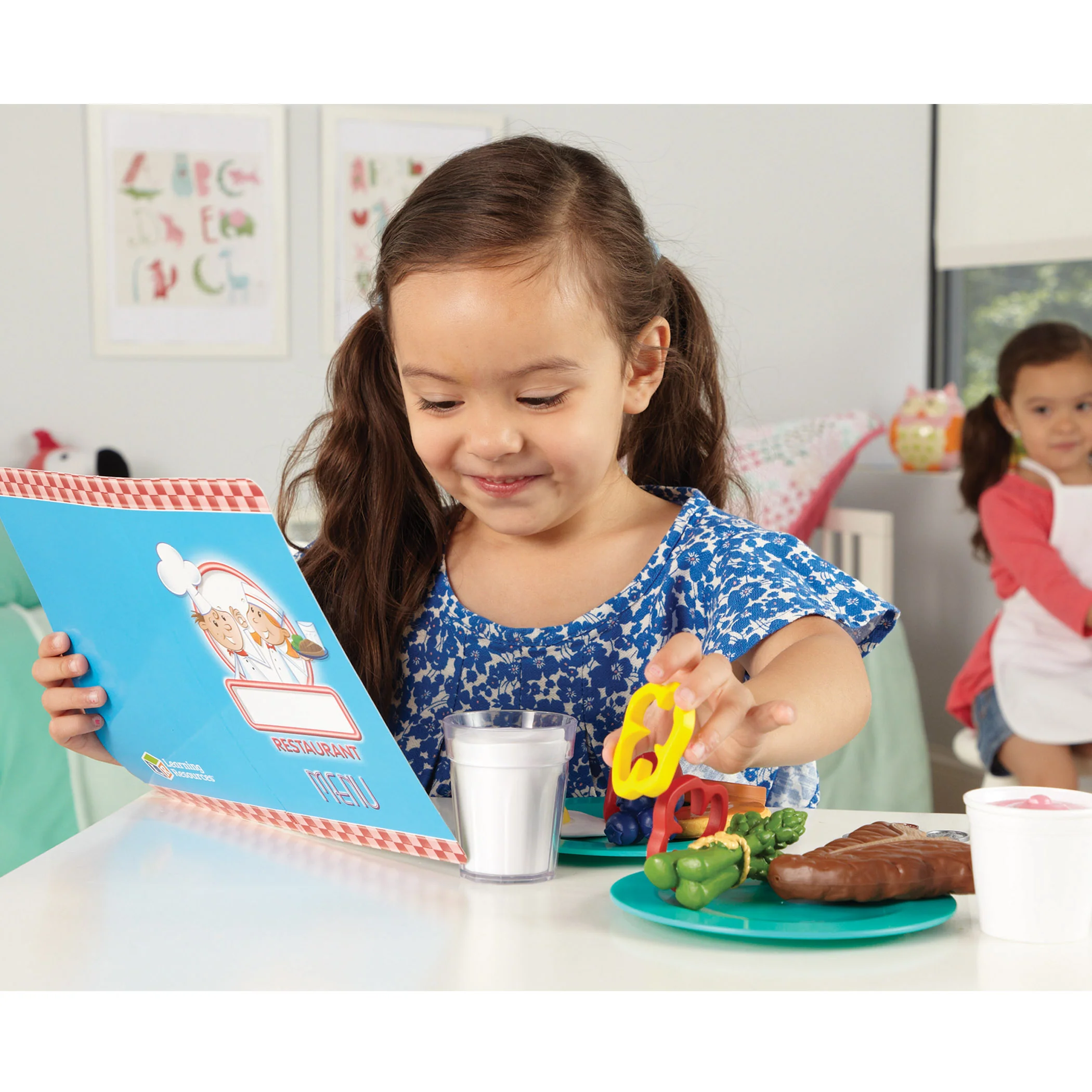 Learning Resources Serve It Up! Play Restaurant - Complete Pretend Playset - Image 5