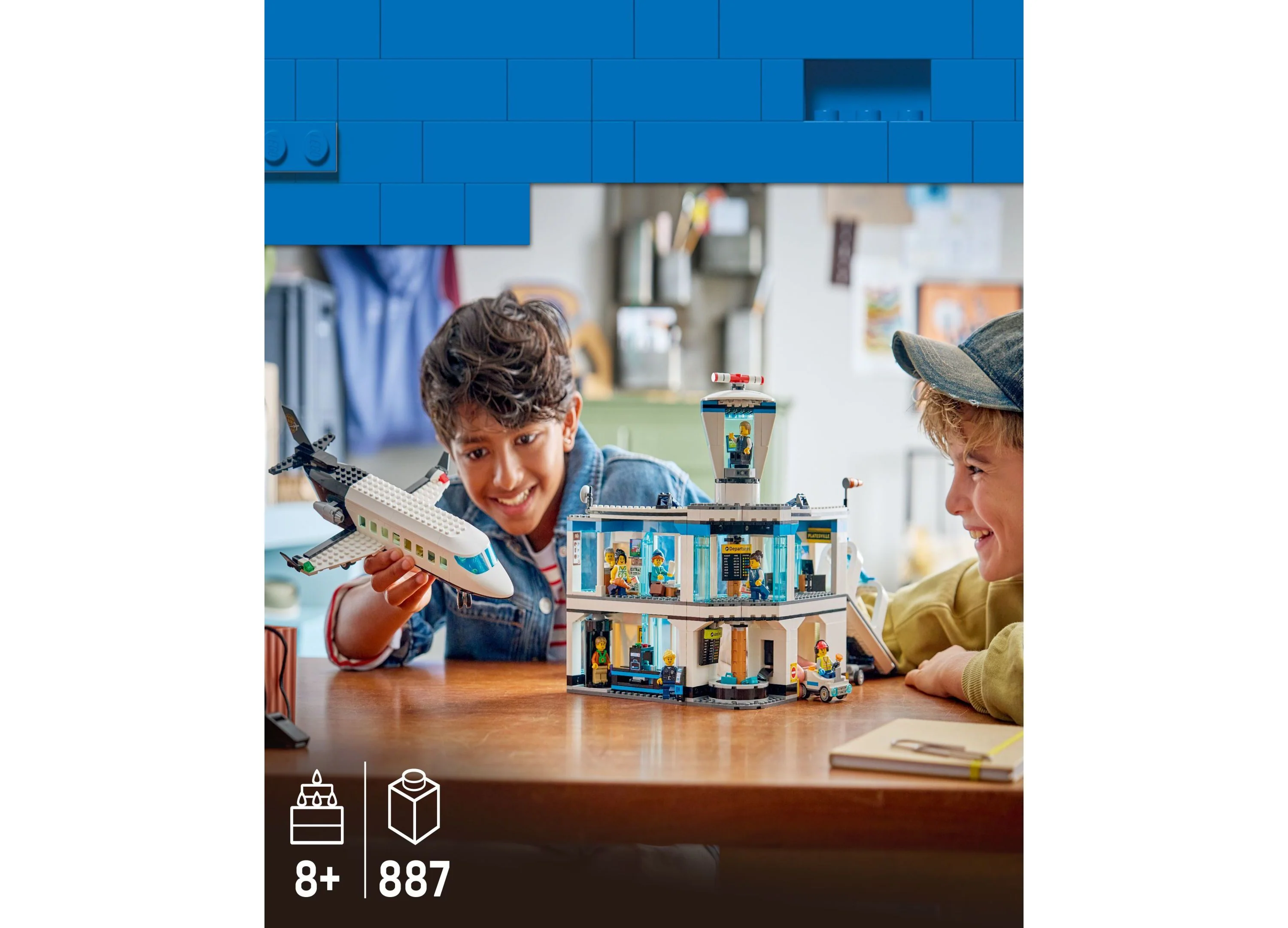 LEGO City Airport Adventure Set with Airplane 60502, 887 Pieces - Image 2