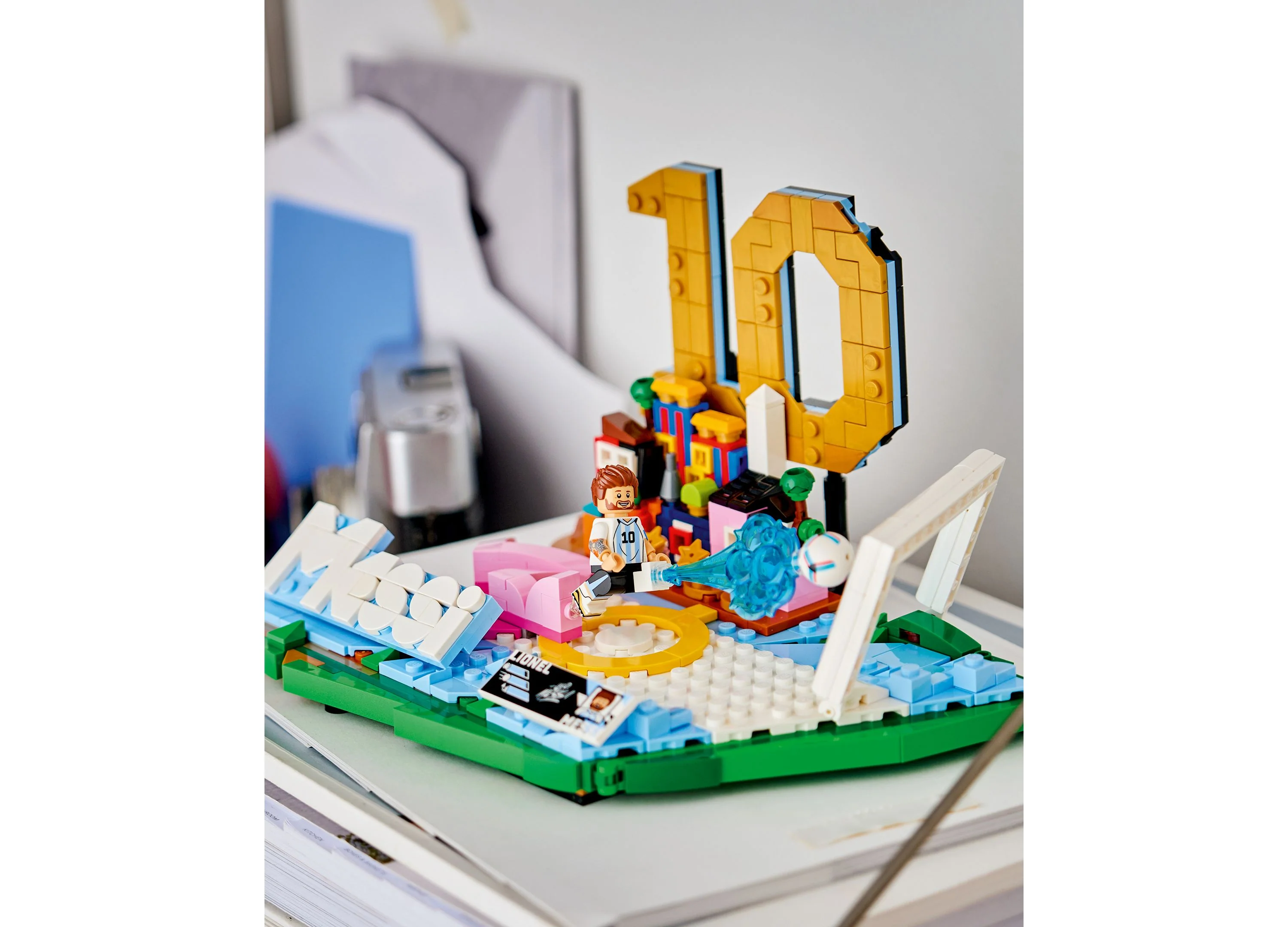 LEGO Editions Lionel Messi Soccer Highlights Building Set, 500 Pieces - Image 5