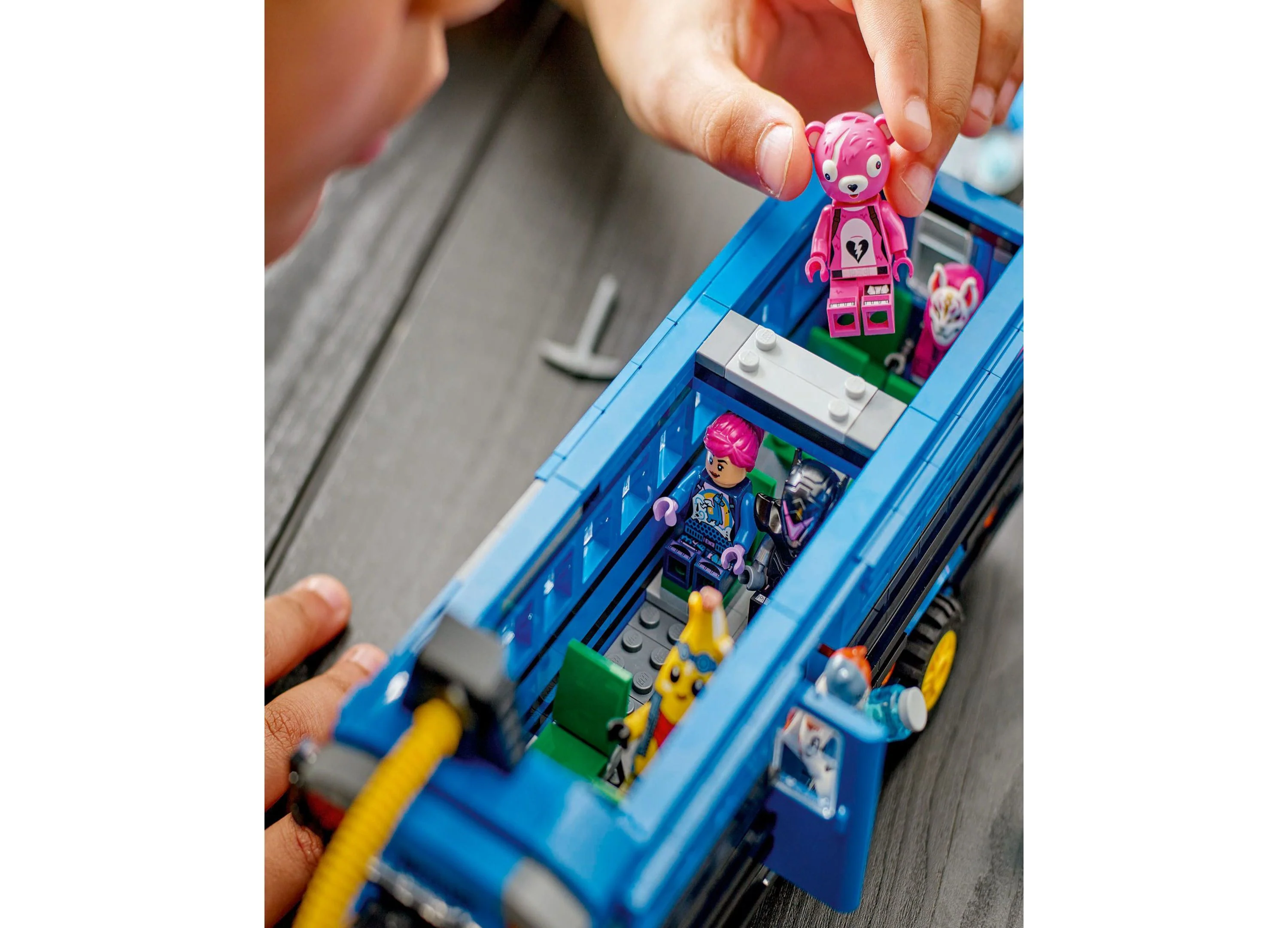 LEGO Fortnite Battle Bus Building Set With 9 Minifigures - Image 3