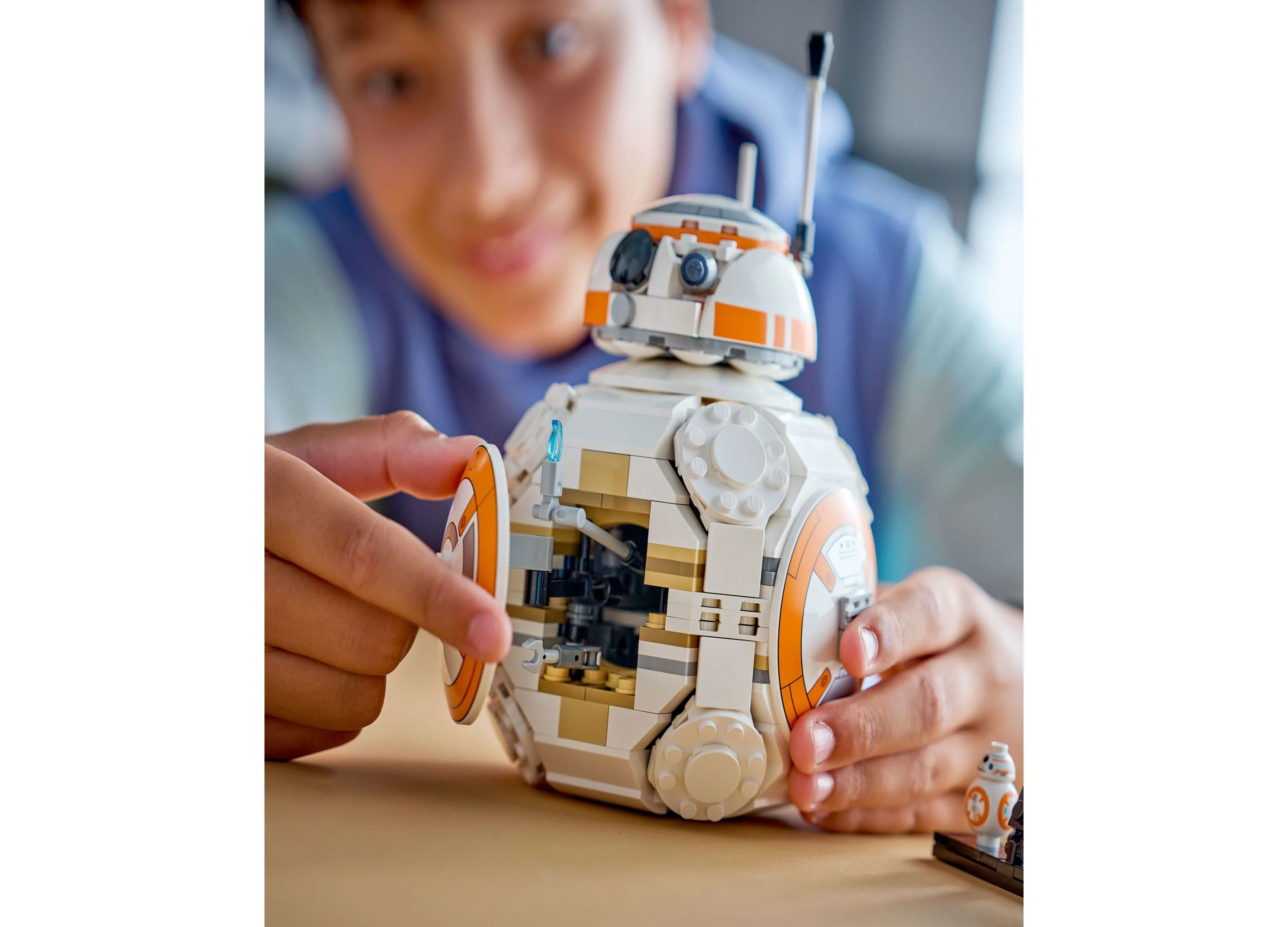LEGO Star Wars BB-8 Astromech Droid Building Set, 569 Pieces - Image 6