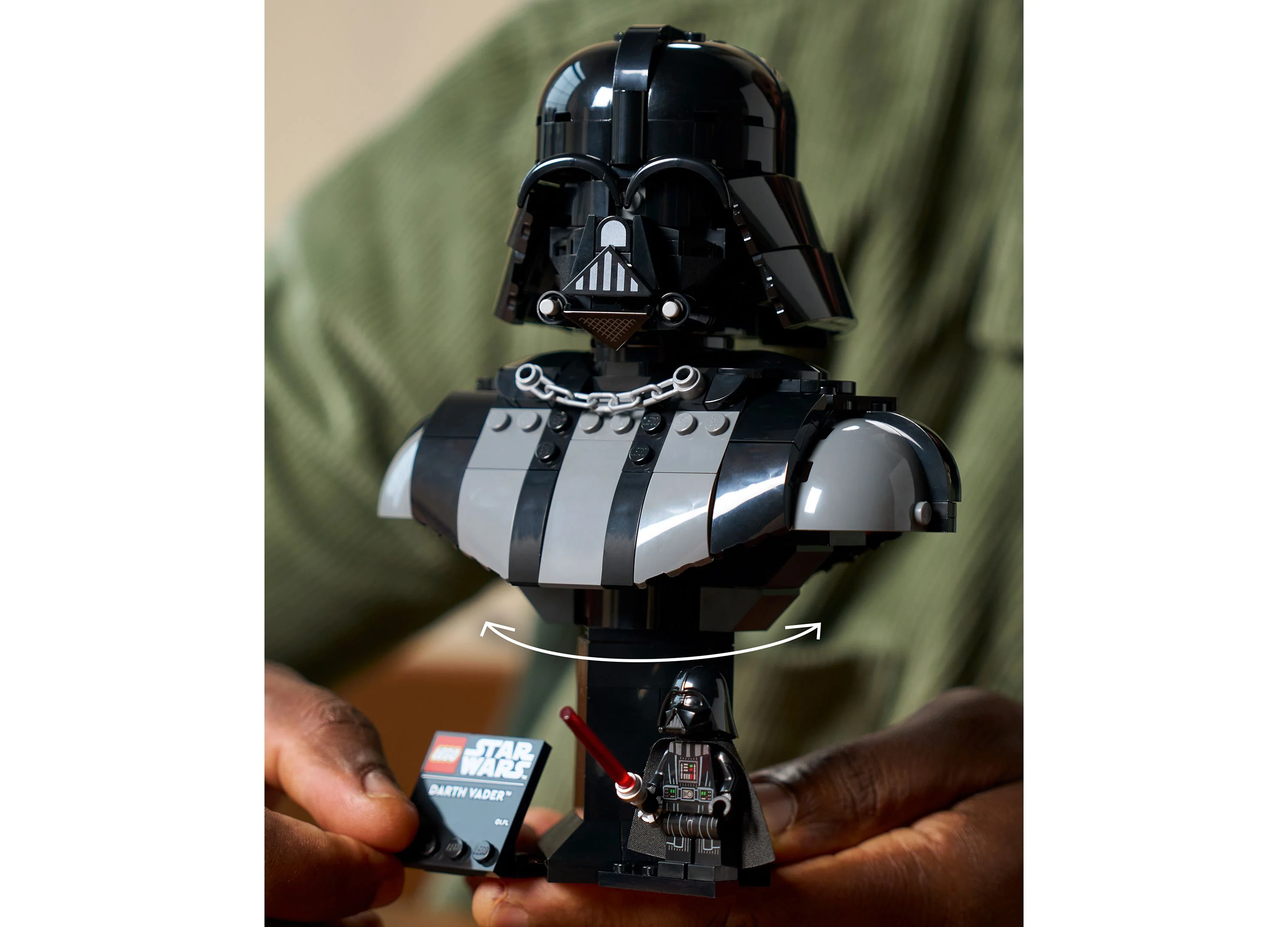 LEGO Star Wars Darth Vader Bust Building Set, 349 Pieces - Image 5