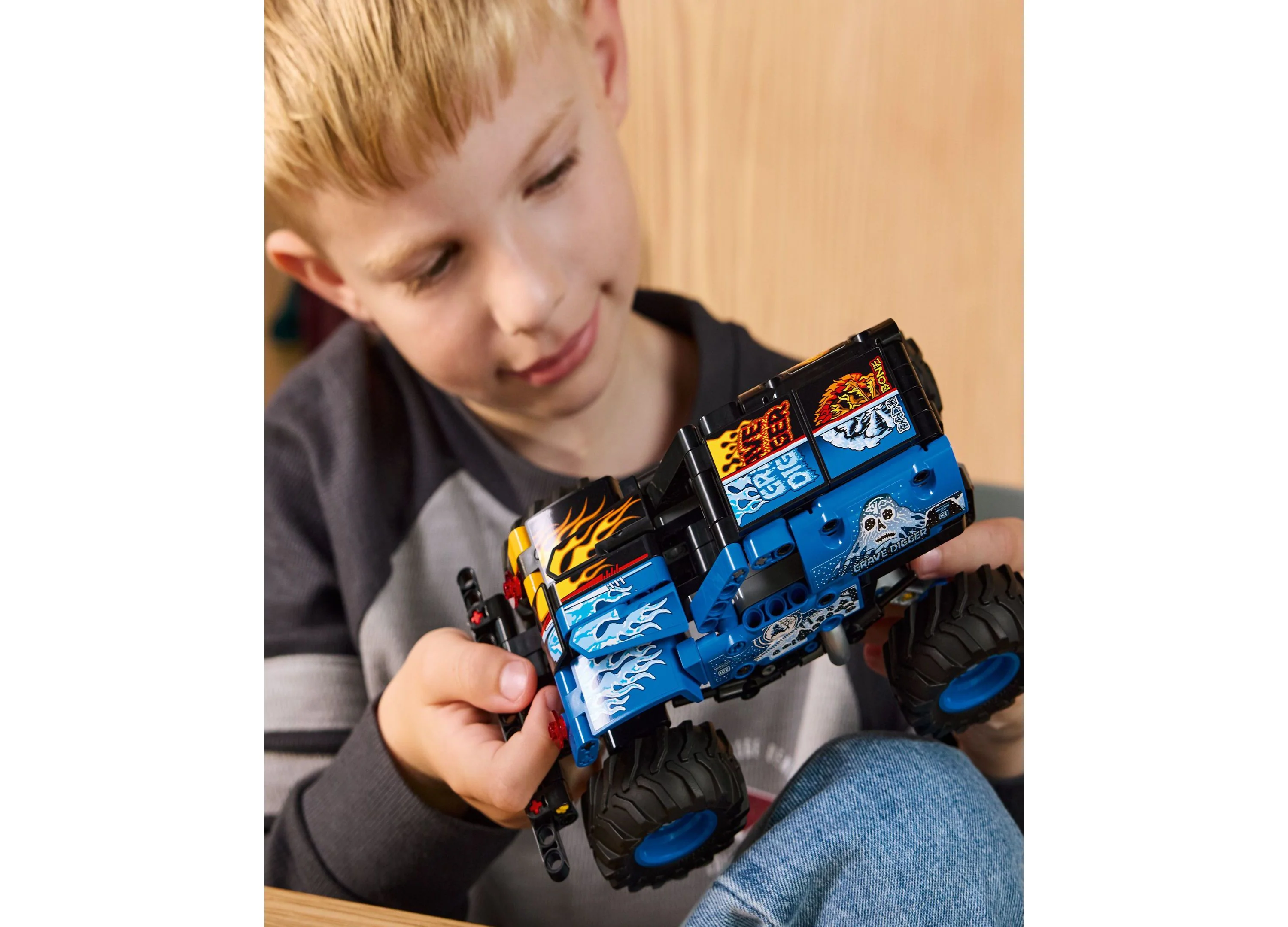 LEGO Technic Monster Jam Grave Digger Fire and Ice Pull-Back Truck - 263 Pieces - Image 3