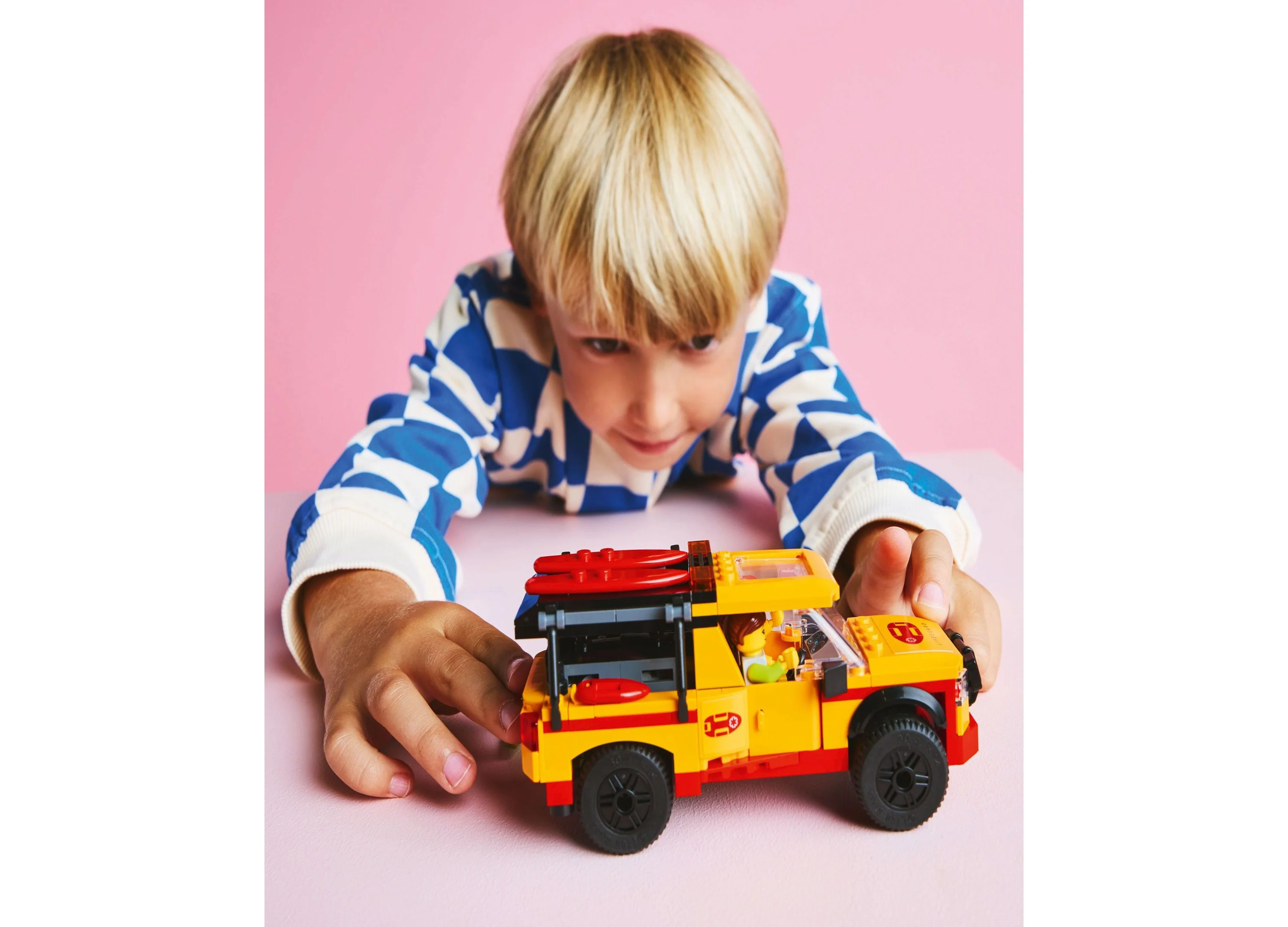 LEGO City Lifeguard Beach Rescue Truck Building Set 60453, 214 Pieces - Image 5
