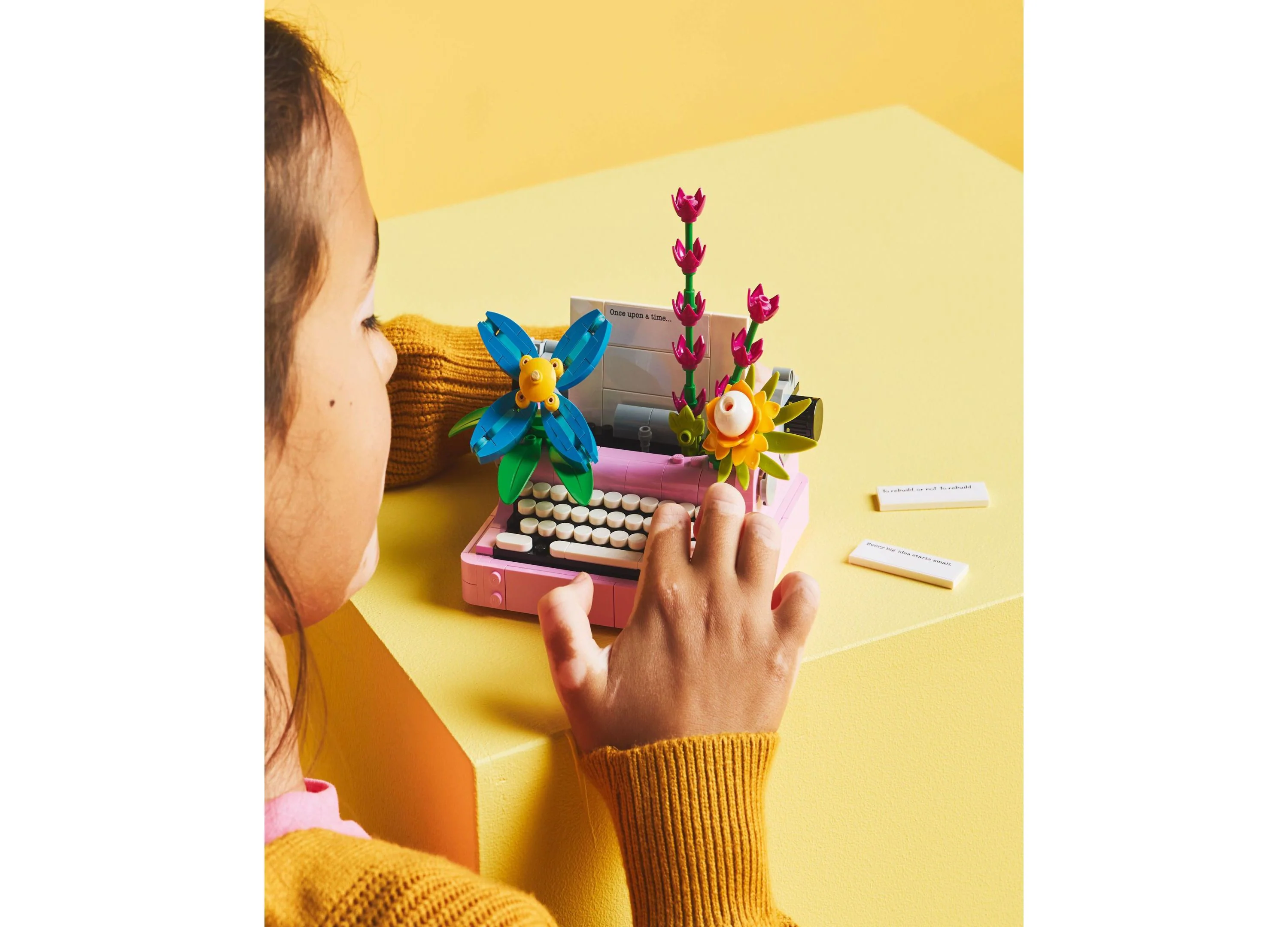 LEGO Creator 3-in-1 Dynamic Typewriter & Floral Decor Set 31169 - 363 Pieces - Image 4