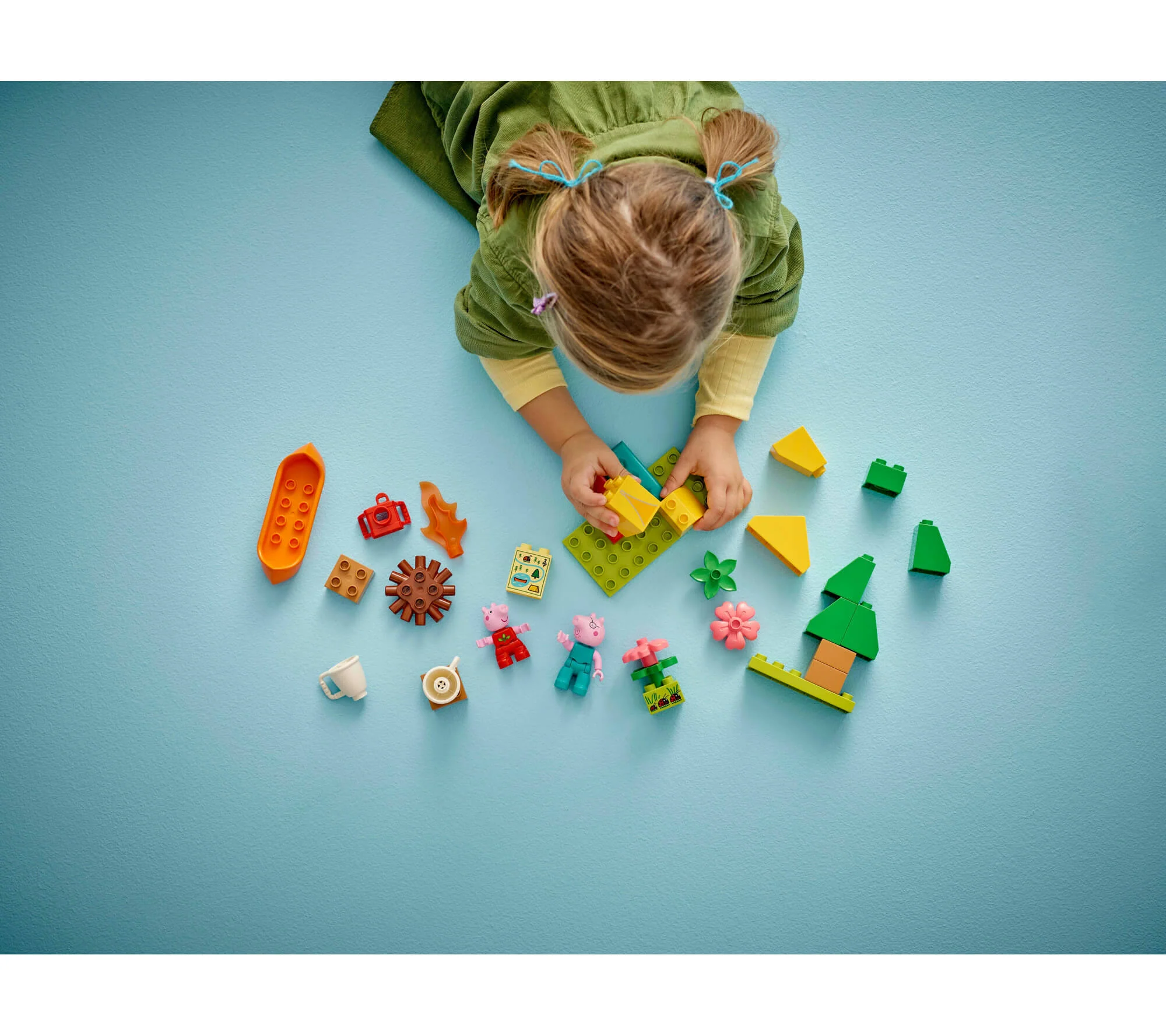 LEGO DUPLO Peppa Pig 32-Piece Camping Trip Playset with Canoe - Image 5