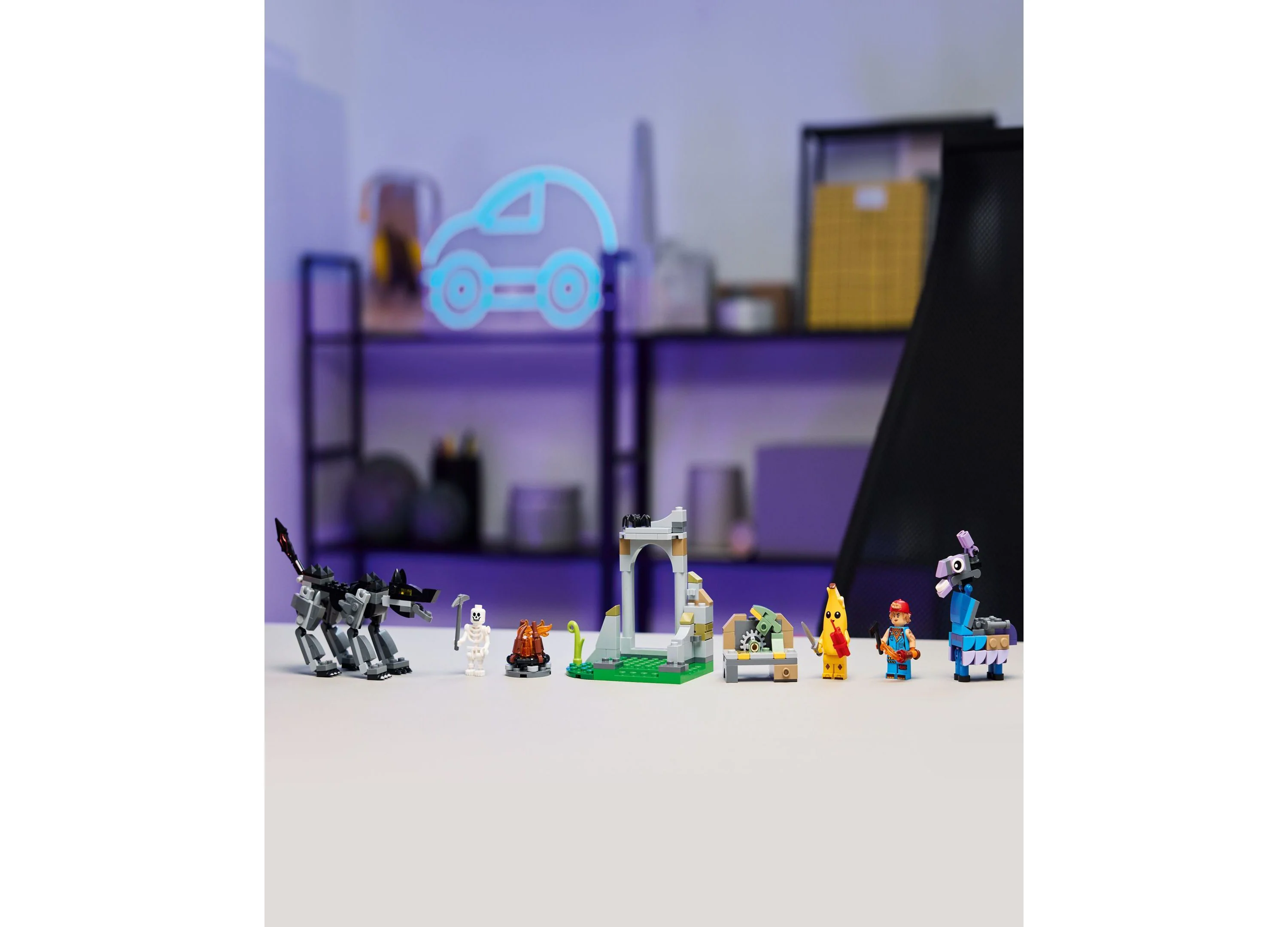 LEGO Fortnite Peely Sparkplug Camp Construction Set 250 Pieces - Image 5