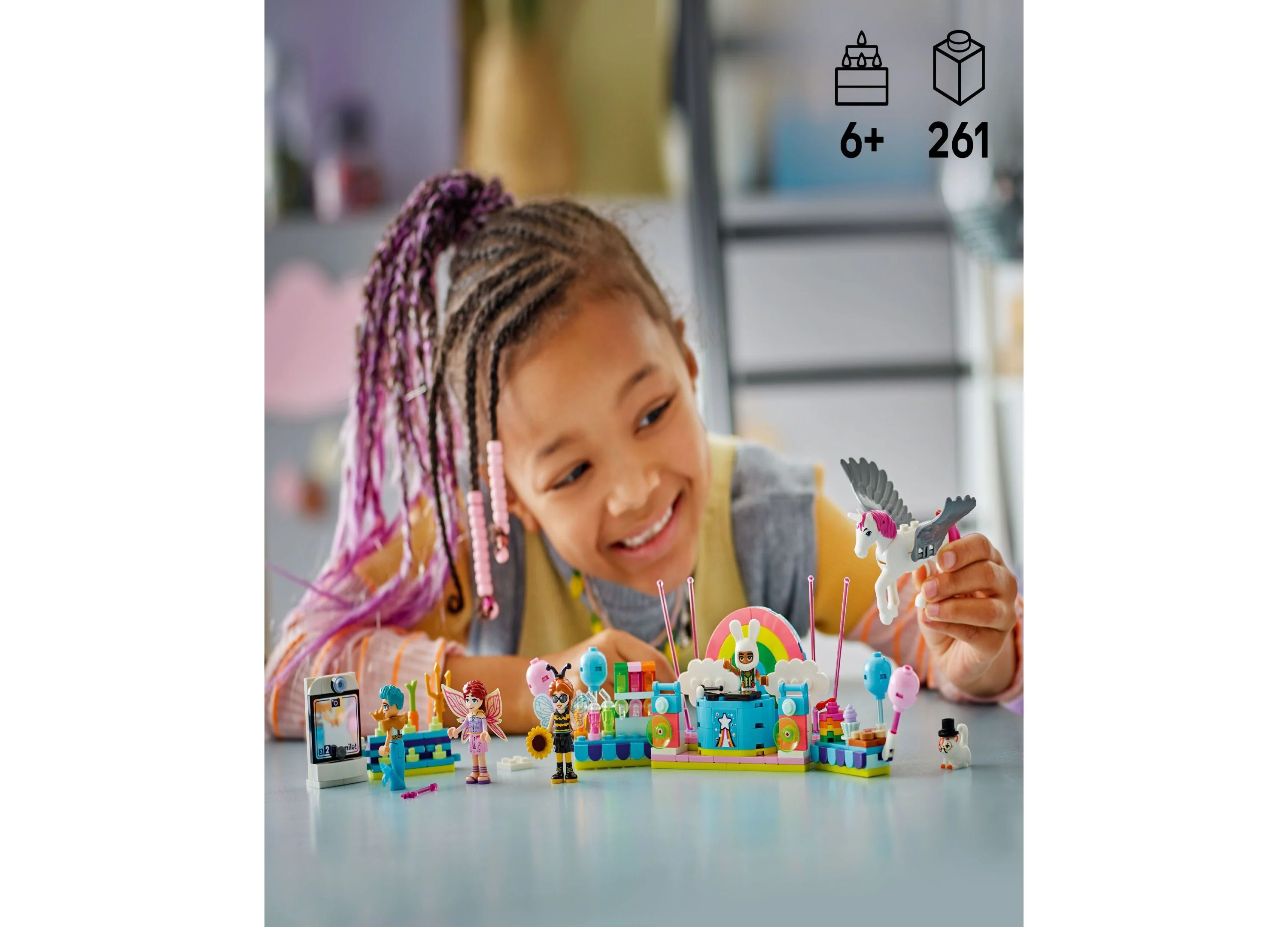 LEGO Friends 42661 Costume Party with Unicorn Fairy Set, 261 Pieces - Image 4
