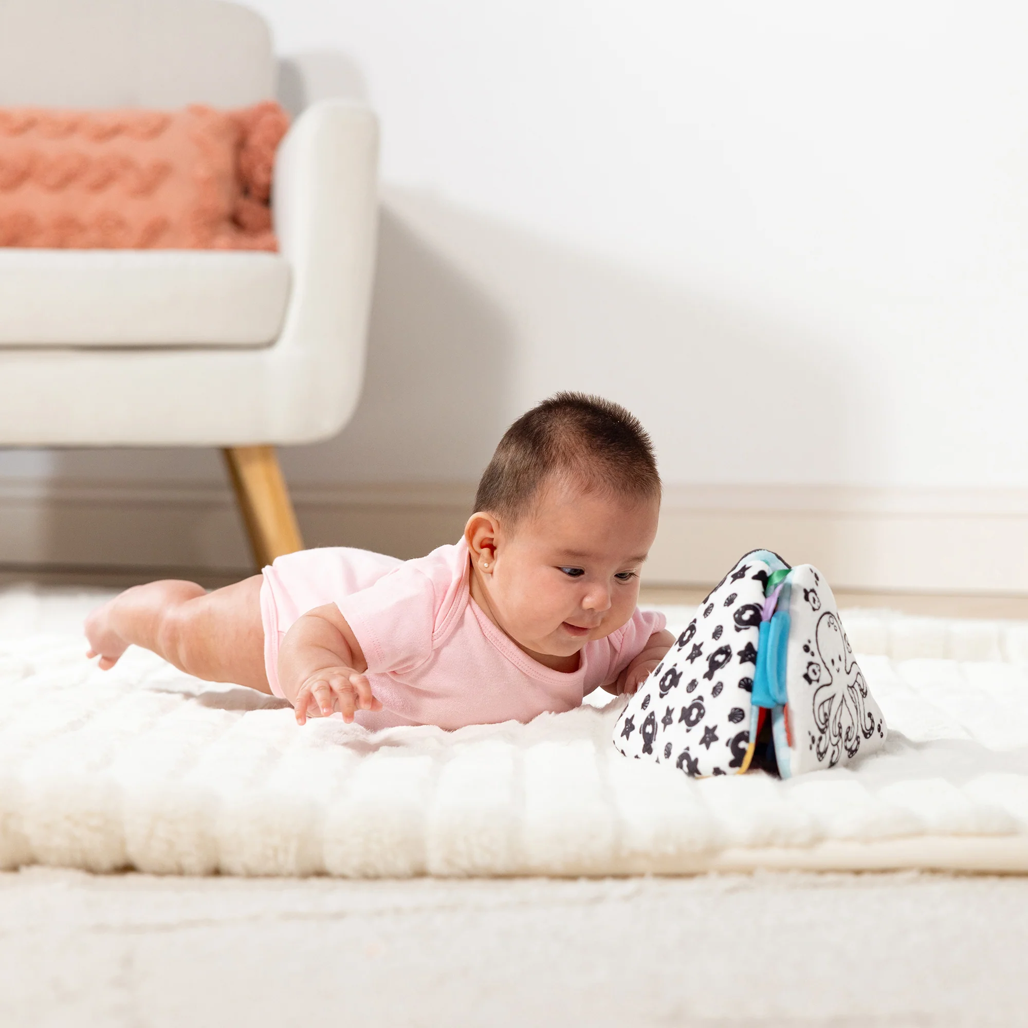 Melissa & Doug Ocean Tummy Time Triangle – Engaging Infant Playmat - Image 7
