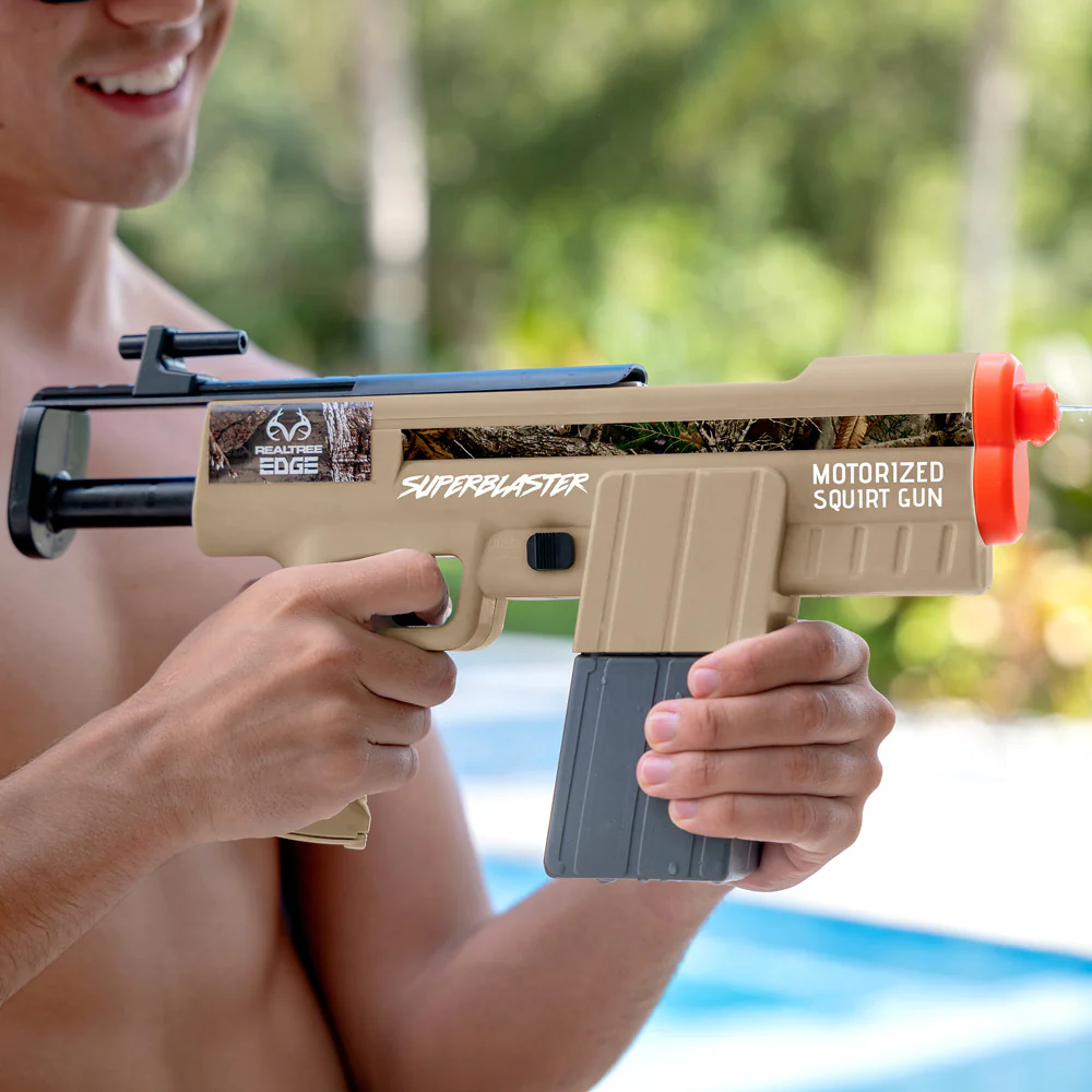 Realtree Super Blaster Motorized Squirt Gun - Image 2