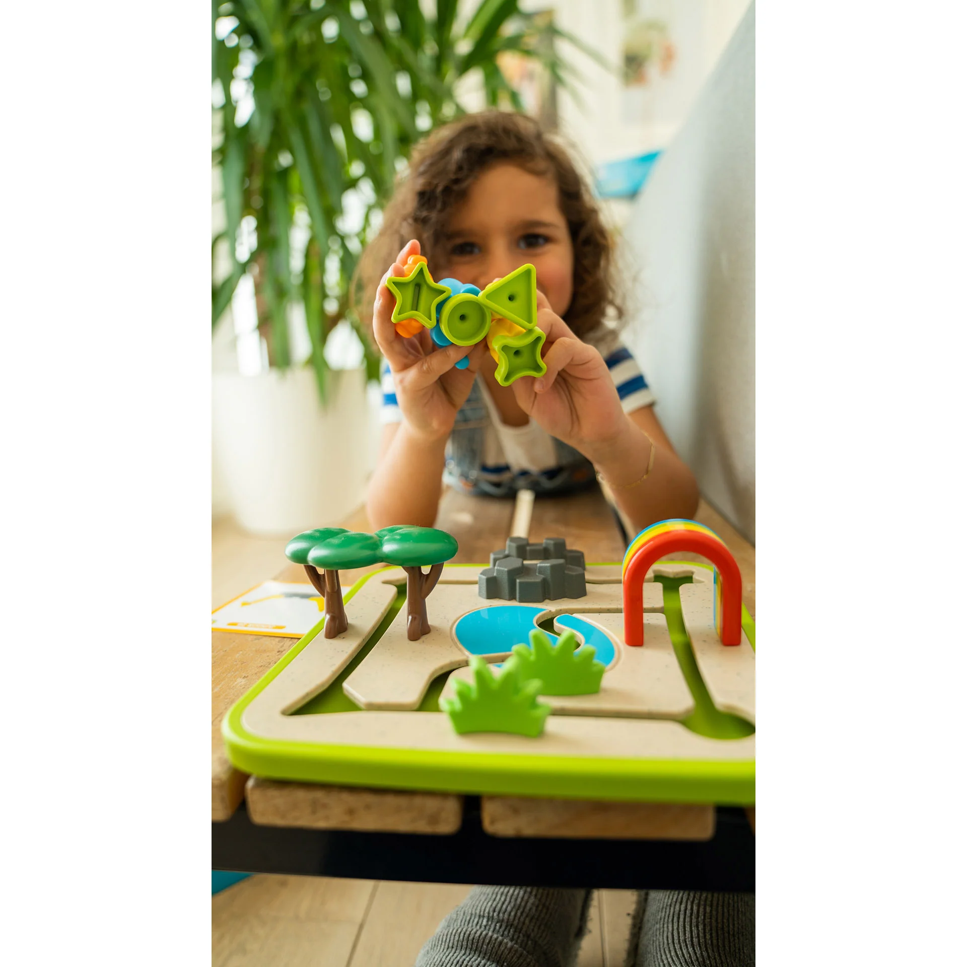 SmartGames Safari Park Jr. - Wildlife Puzzle & Play Board Game - Image 5