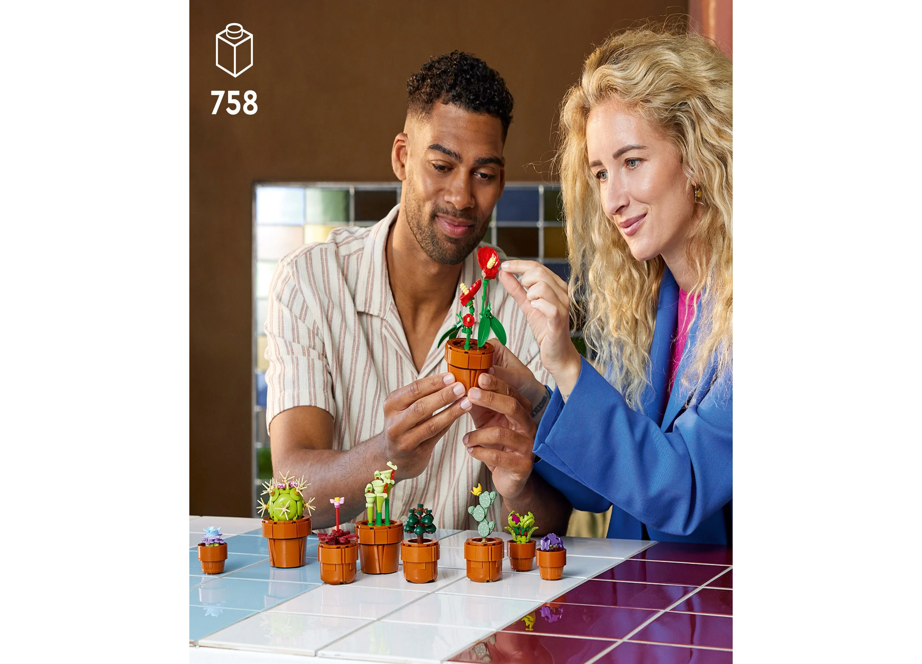LEGO Icons Tiny Plants 758 Piece Display Set - Model 10329 - Image 3