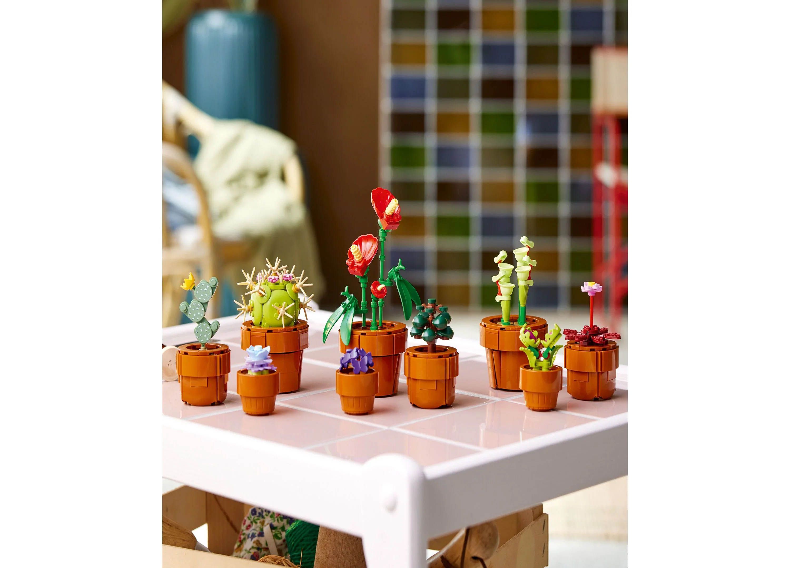 LEGO Icons Tiny Plants 758 Piece Display Set - Model 10329 - Image 9