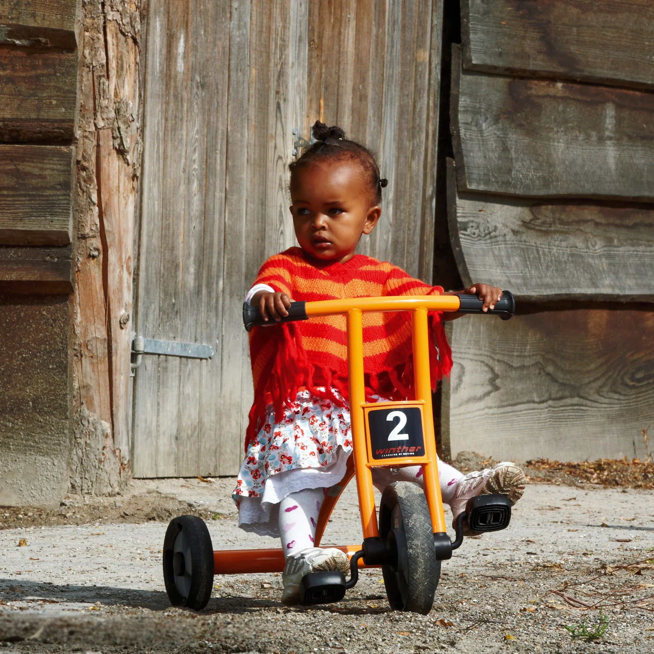 Winther Circleline Tricycle - Small - Robust & Fun Ride-On - Image 2